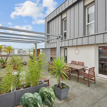 Duplex Avec Terrasse A Denis By Weekome Appartement